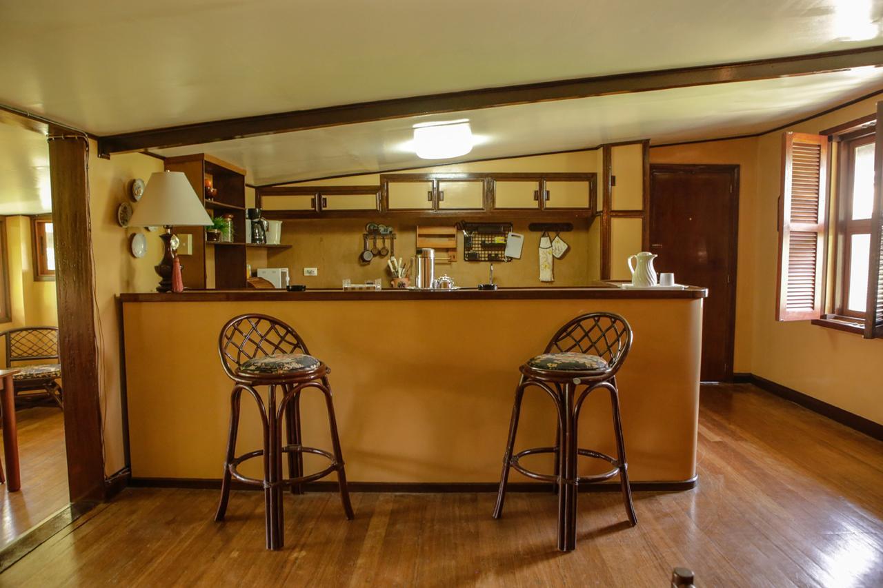 Bed and Breakfast Victoria'S Haven Dumaguete City Екстер'єр фото