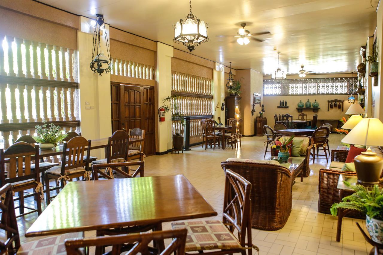 Bed and Breakfast Victoria'S Haven Dumaguete City Екстер'єр фото