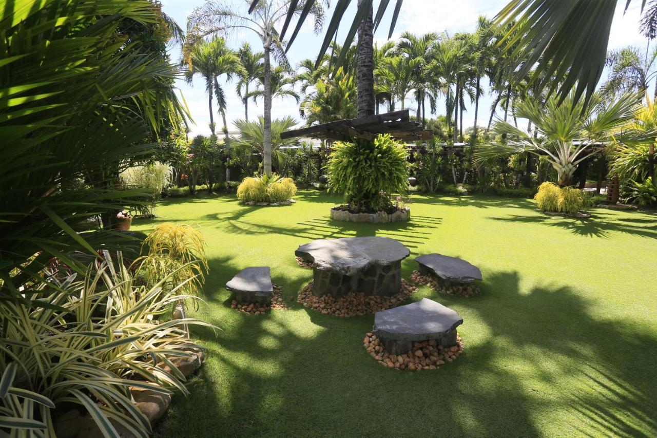 Bed and Breakfast Victoria'S Haven Dumaguete City Екстер'єр фото