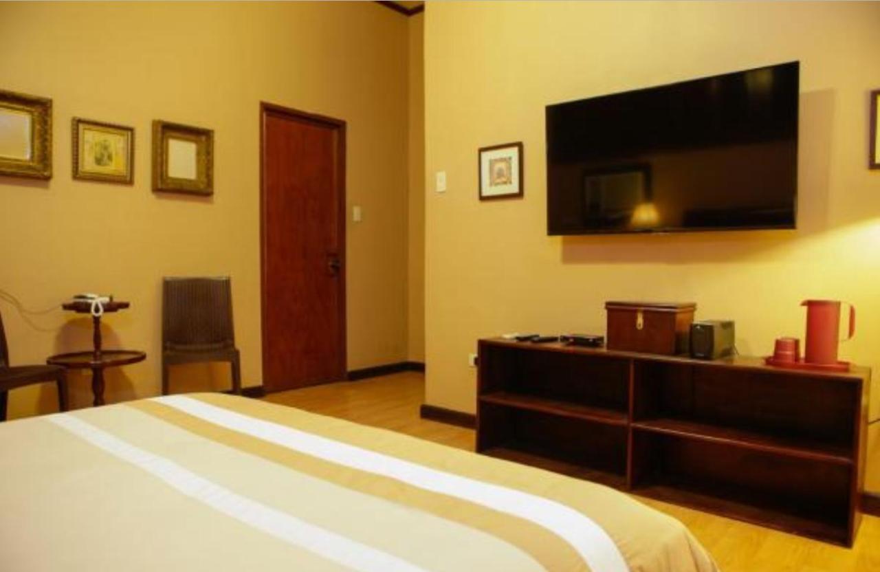 Bed and Breakfast Victoria'S Haven Dumaguete City Екстер'єр фото