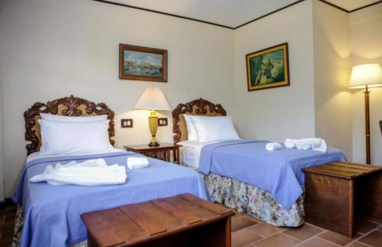 Bed and Breakfast Victoria'S Haven Dumaguete City Екстер'єр фото