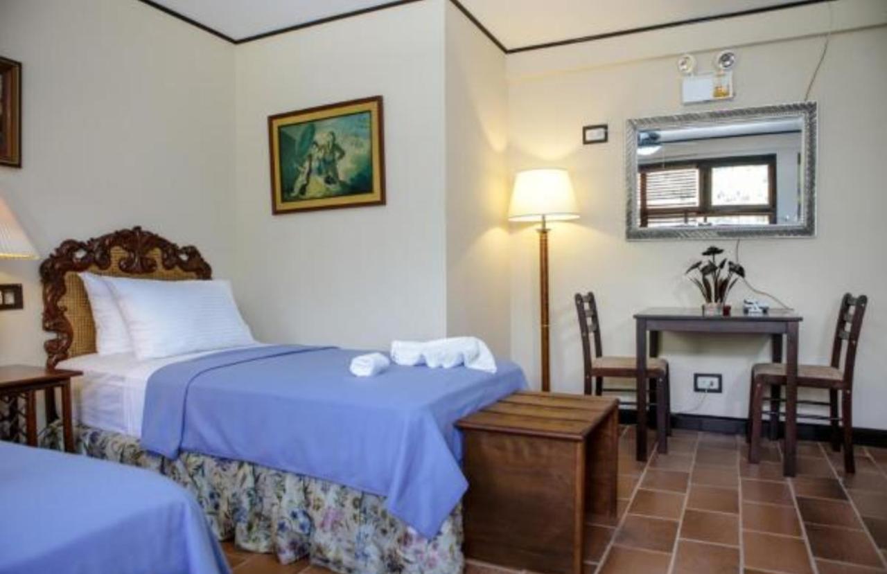 Bed and Breakfast Victoria'S Haven Dumaguete City Екстер'єр фото