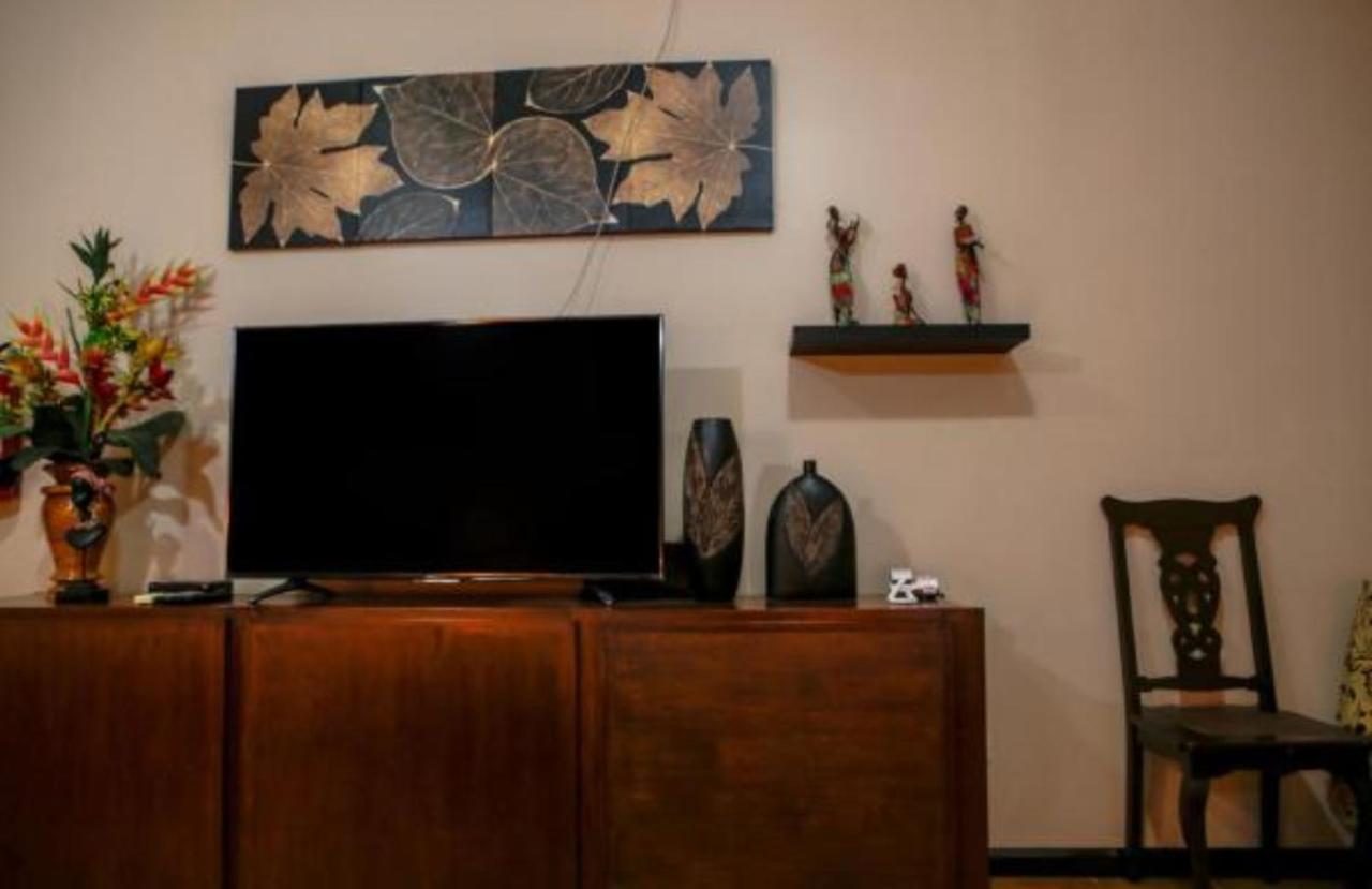 Bed and Breakfast Victoria'S Haven Dumaguete City Екстер'єр фото